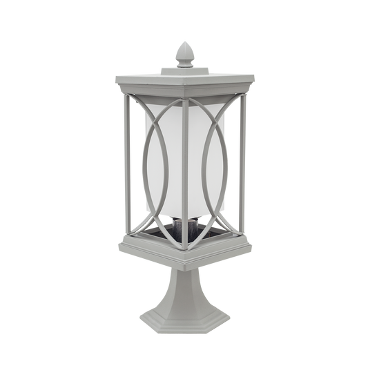Sobremuro Garden fabricado en metal color plata, ideal para iluminar jardines y terrazas