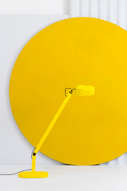 Lámpara INVITING fabricada en Aluminio y Acero color Amarillo