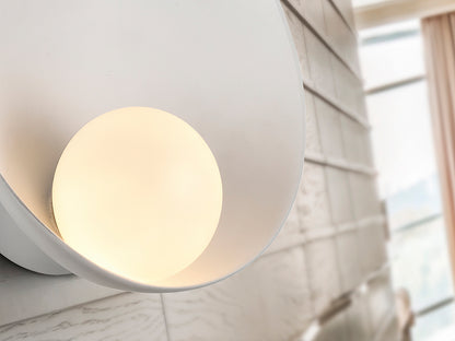 Detalles de Aplique de Pared Bol de Schuller (Bol) en color Blanco Mate con difusor esférico de cristal opal - Ref 598471.
