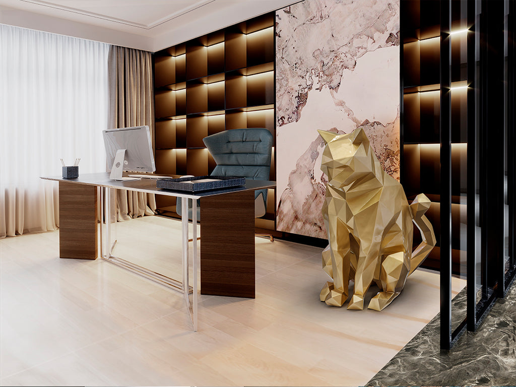 Ambiente de Figura Decorativa Gato Future Cat de Schuller (Future Cat) en color Oro con diseño poliédrico moderno - Ref 598743.
