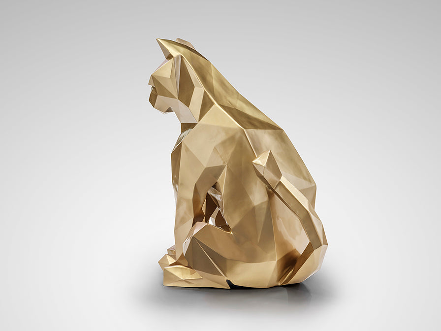 Lateral de Figura Decorativa Gato Future Cat de Schuller (Future Cat) en color Oro con diseño poliédrico moderno - Ref 598743.
