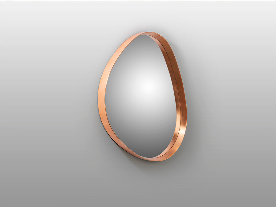 Espejo Decorativo Julie de Schuller (Julie) en color Pan de Oro Rosa con marco de forma orgánica - Ref 607216.
