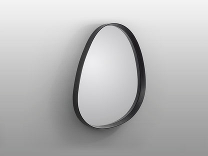 Espejo Decorativo Julie de Schuller (Julie) en color Negro Mate con forma orgánica irregular - Ref 607230.
