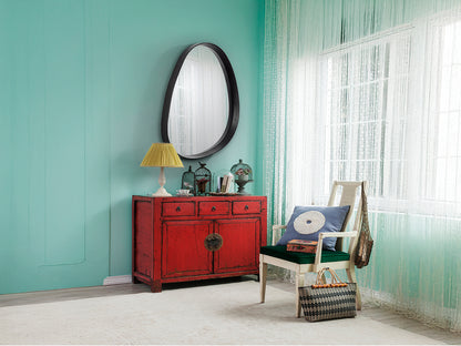 Ambiente de Espejo Decorativo de pared Julie de Schuller (Julie) con forma orgánica y marco negro - Ref 607339.

