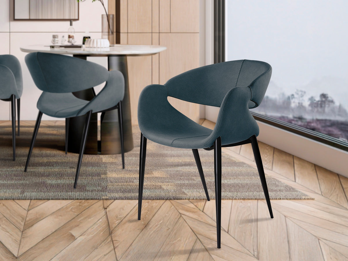 Sillón Giro Azul Oscuro con Patas Negras Mate Schuller en ambiente decorado | Schuller · Ref. 629126