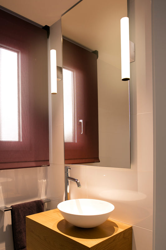 Aplique Volga fabricado en aluminio cromado color plata
