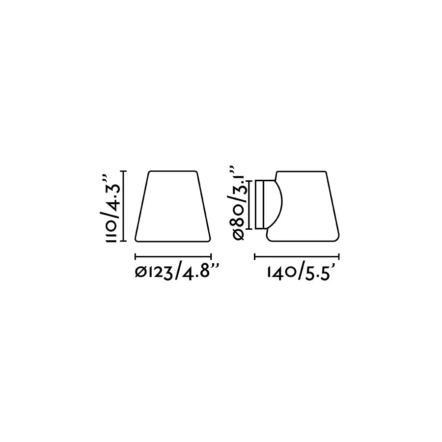 Luminaria de pared Bianca con protección IP44, perfecta para zonas húmedas.