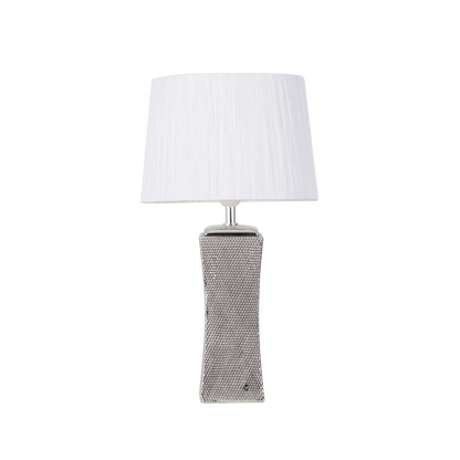 Sobremesa Palo Santo fabricado en cerámica color plata con pantalla textil blanca