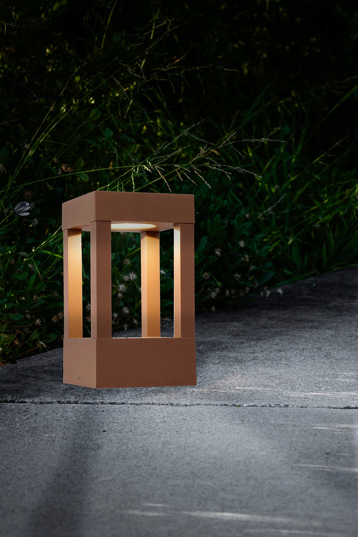 Baliza de Exterior AGRA 200 LED Faro - Marrón, 2700K | FARO · Ref. 70841