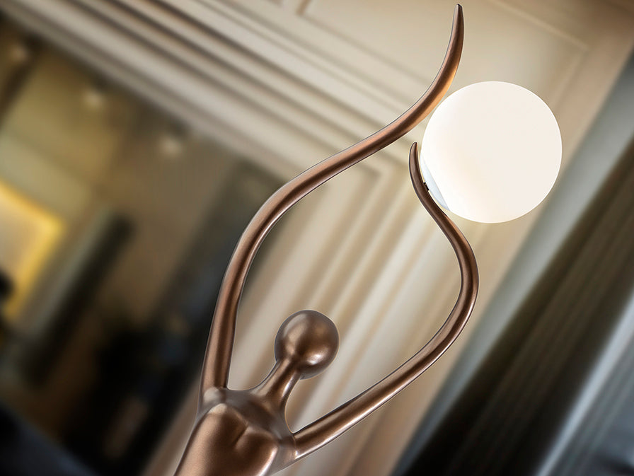 Detalles de Lámpara Escultórica de Pie El Árbol de Schuller (El Árbol) con figura en Bronce Oscuro sosteniendo una esfera de luz - Ref 715591.

