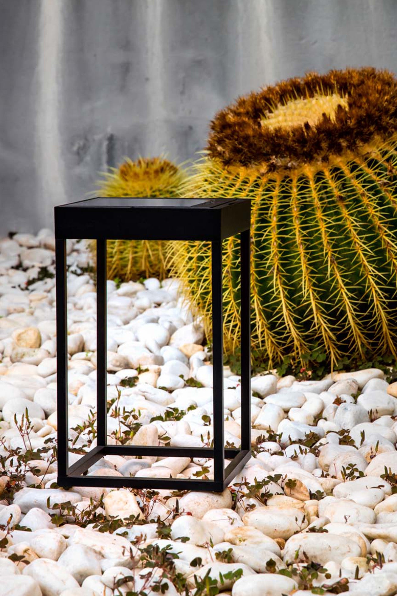 KASP 300 fabricada en Aluminio color Negro