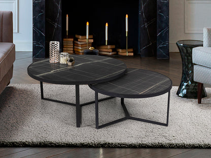 Set de 2 Mesas Auxiliares Naira Mármol Negro Schuller en ambiente decorado | Schuller
