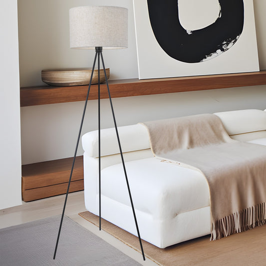 Pie de salón Tivoli negro en ambiente de salón moderno