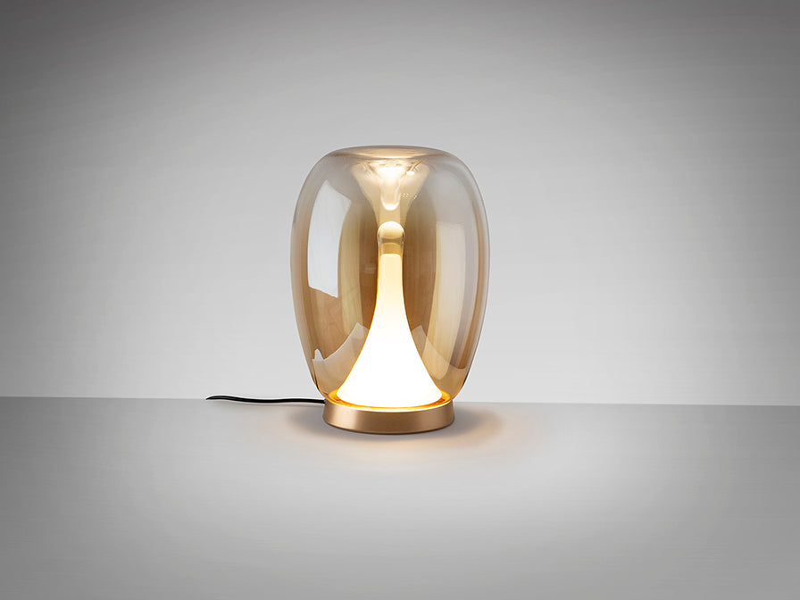 Lámpara de Sobremesa Suspiro de Schuller (Suspiro) con base dorada y tulipa de cristal soplado ámbar - Ref 724326.

