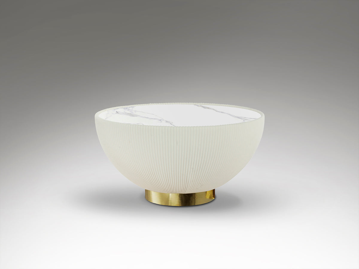 Mesa de Centro Redonda Candy 72 cm Blanco y Latón Schuller en ambiente decorado | Schuller