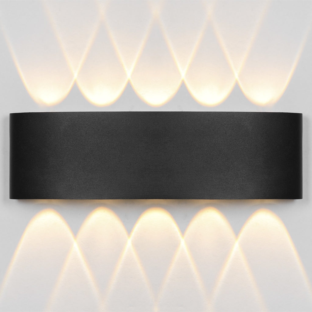 Aplique exterior King instalado en pared exterior - Ambiente nocturno