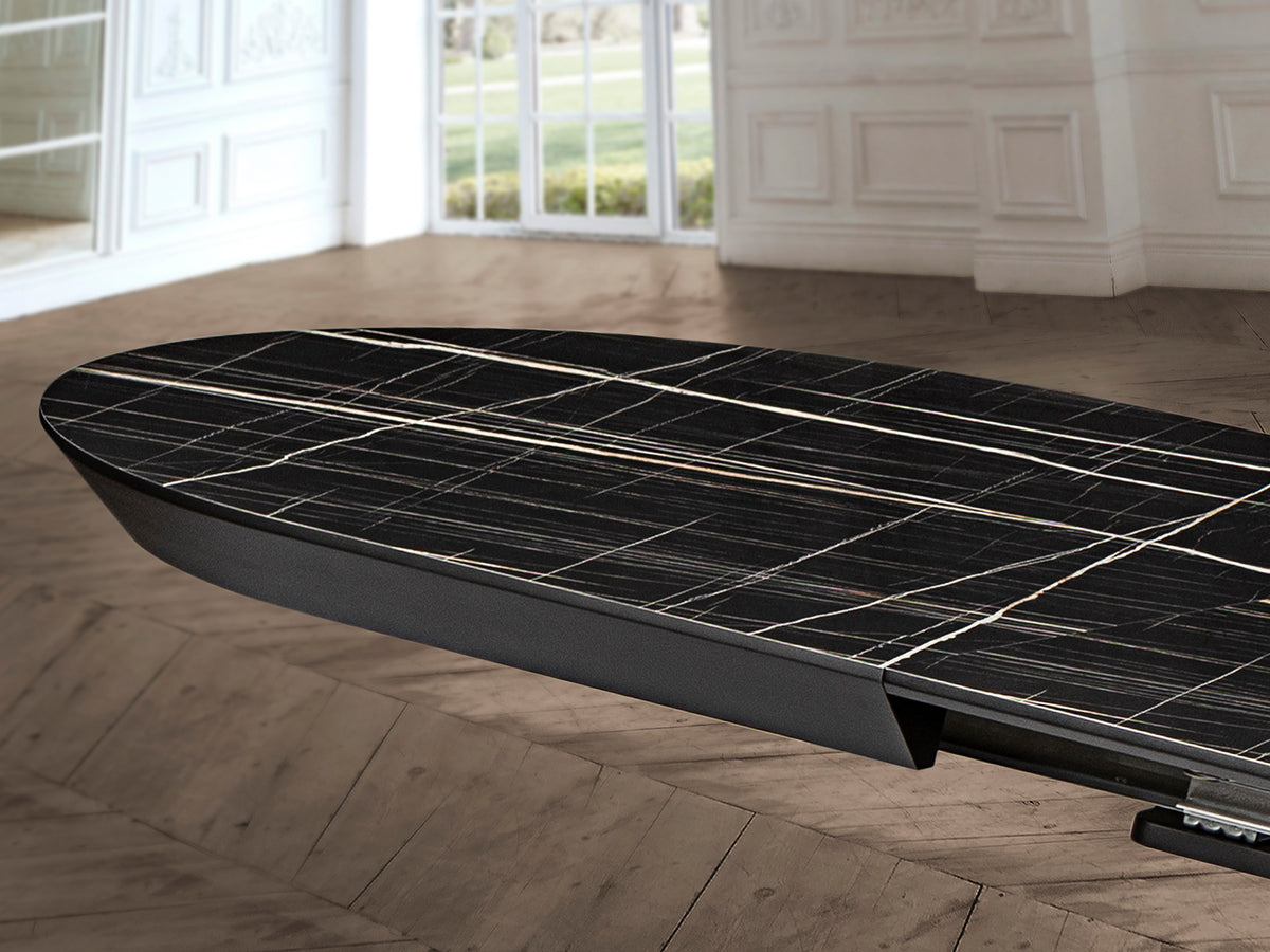 Mesa de Comedor Extensible Capri 206 cm Mármol Negro Schuller en ambiente decorado | Schuller