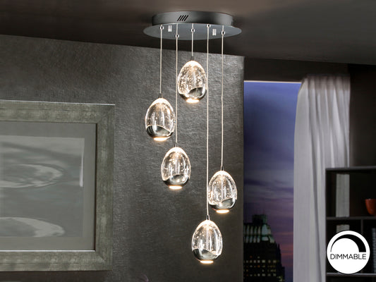 Lámpara Colgante Rocío 5 Luces LED 25W Cromo y Cristal Schuller en ambiente decorado | Schuller