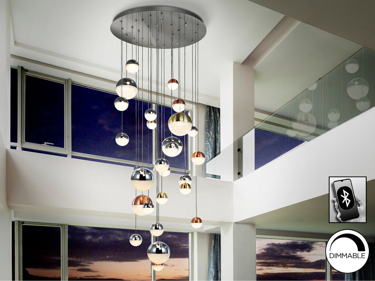 Lámpara Colgante Grande Sphere Ø80 cm 27 Luces LED Cromo y Cobre Schuller en ambiente decorado | Schuller