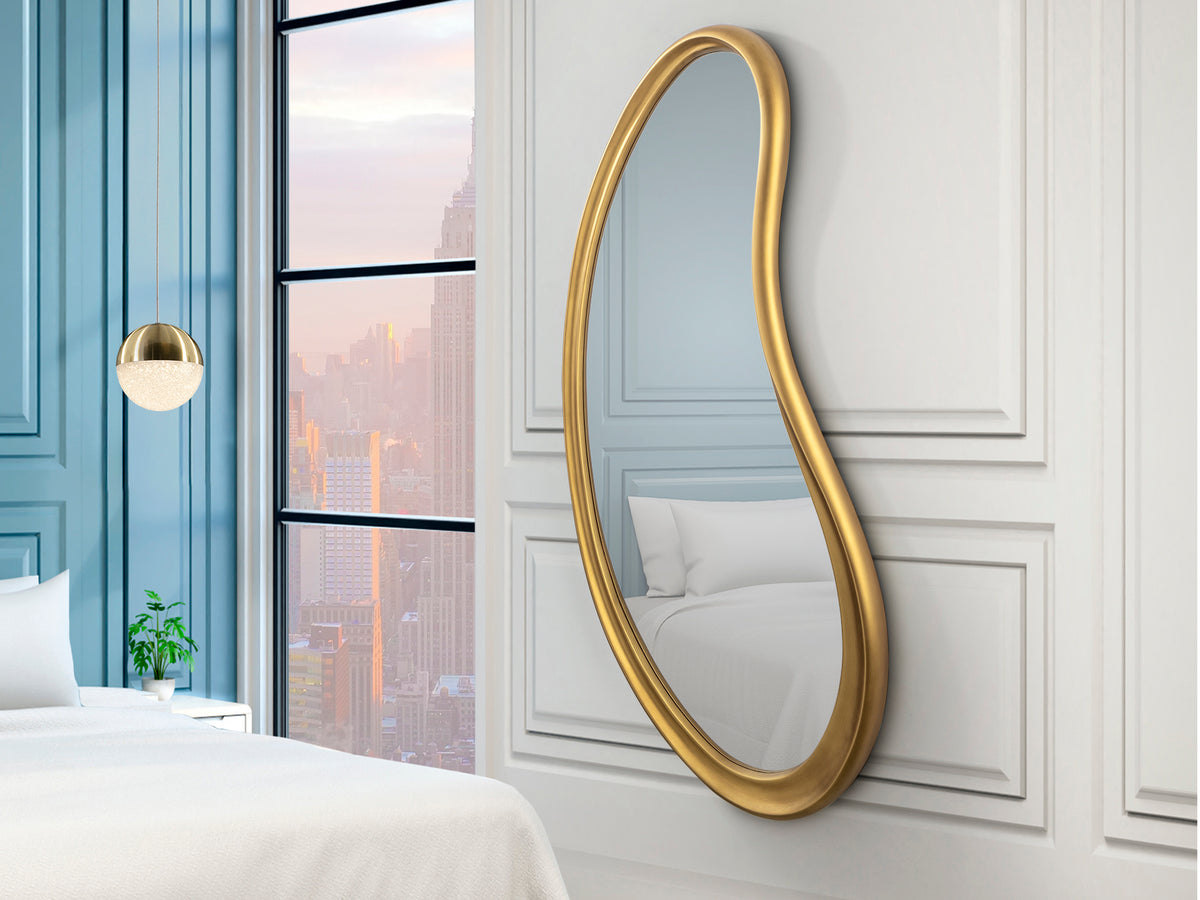 Espejo de Pie Brigitte 166 cm Marco Dorado Schuller en ambiente decorado | Schuller