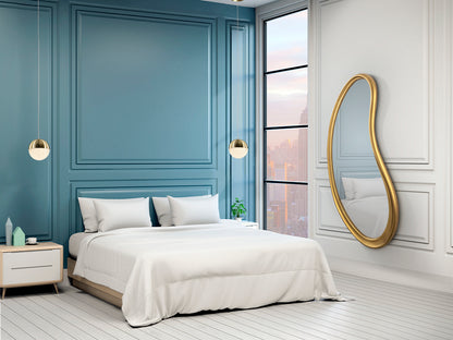 Ambiente de Espejo Decorativo Brigitte de Schuller (Brigitte) en color Dorado con marco de forma orgánica - Ref 815567.
