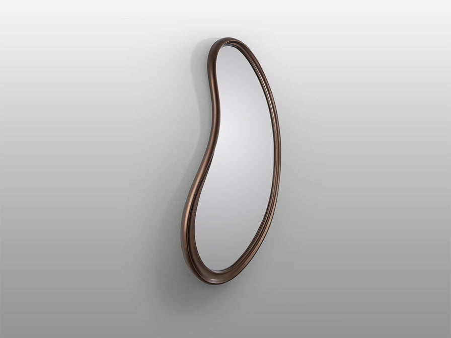 Espejo Decorativo Brigitte de Schuller (Brigitte) en color Bronce Oscuro con forma fluida - Ref 815574.
