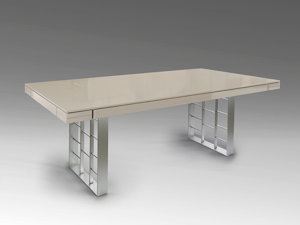 Mesa de Comedor Vita de Schuller (Vita) en color Gris Ceniza y Plata con sobre lacado brillo - Ref 857277.
