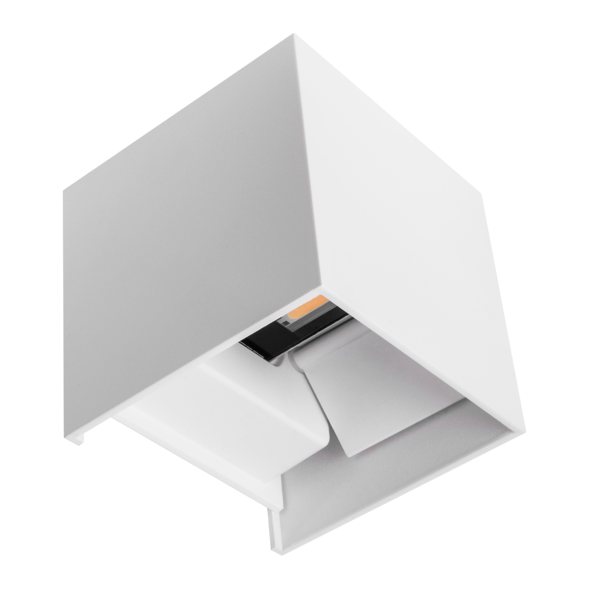 Aplique Segmento fabricado en aluminio color blanco, ideal para iluminar exteriores