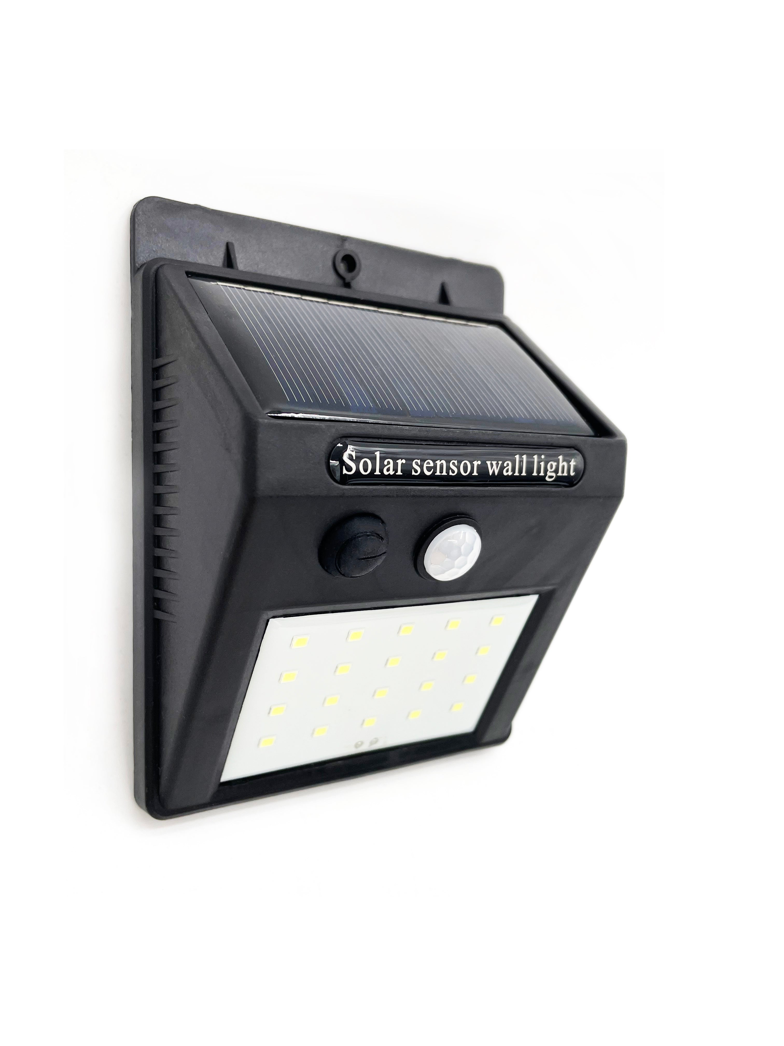 Aplique KIRA fabricado en Policarbonato color Negro para exterior