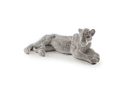 Figura decorativa de frente Leona de Schuller (Leona) en color Plata con textura de pedrería - Ref 946438.

