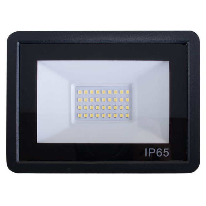 Proyector TUMUT fabricado en aluminio color negro, ideal para exteriores