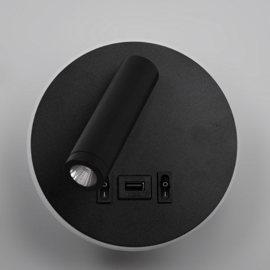 Aplique Matsys fabricado en metal color negro con puerto USB