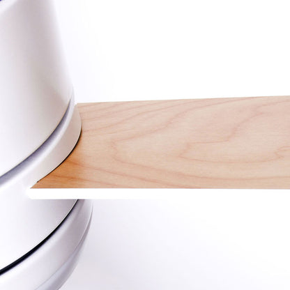 Detalles del Ventilador de Techo SHAKESPEAR KILIM B 2551 WH: Ventilador de techo con luz LED integrada de 18W (3000/4000/6500K), 3 aspas reversibles blanco/haya, diámetro 107cm, mando a distancia incluido.  Interlusa - LuzGurú.
