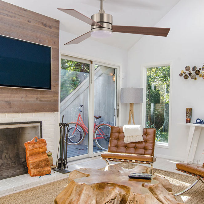 Detalles del Ventilador de Techo SHAKESPEAR KILIM B 2551 WH:  Ventilador de techo con luz LED integrada de 18W (3000/4000/6500K), 3 aspas reversibles blanco/haya, diámetro 107cm, mando a distancia incluido.  Modelo Interlusa.
