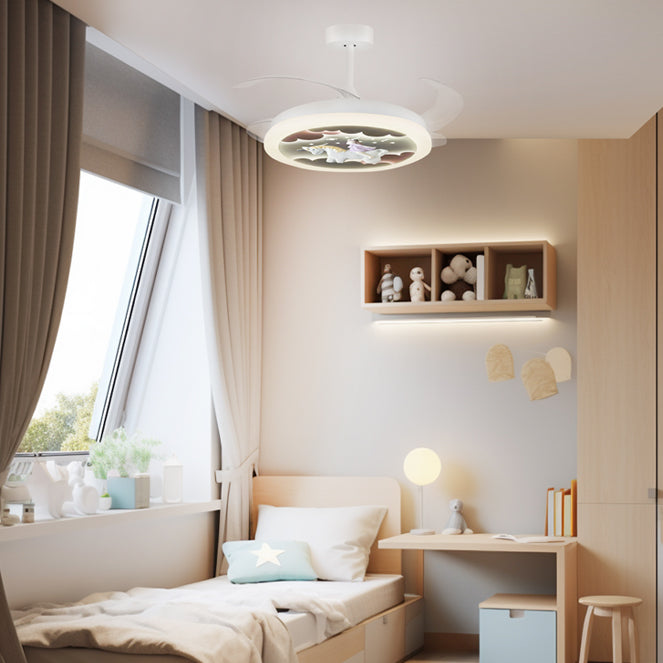 Ventilador de Techo con 8400 lúmenes ideal para iluminar la habitación de los niños