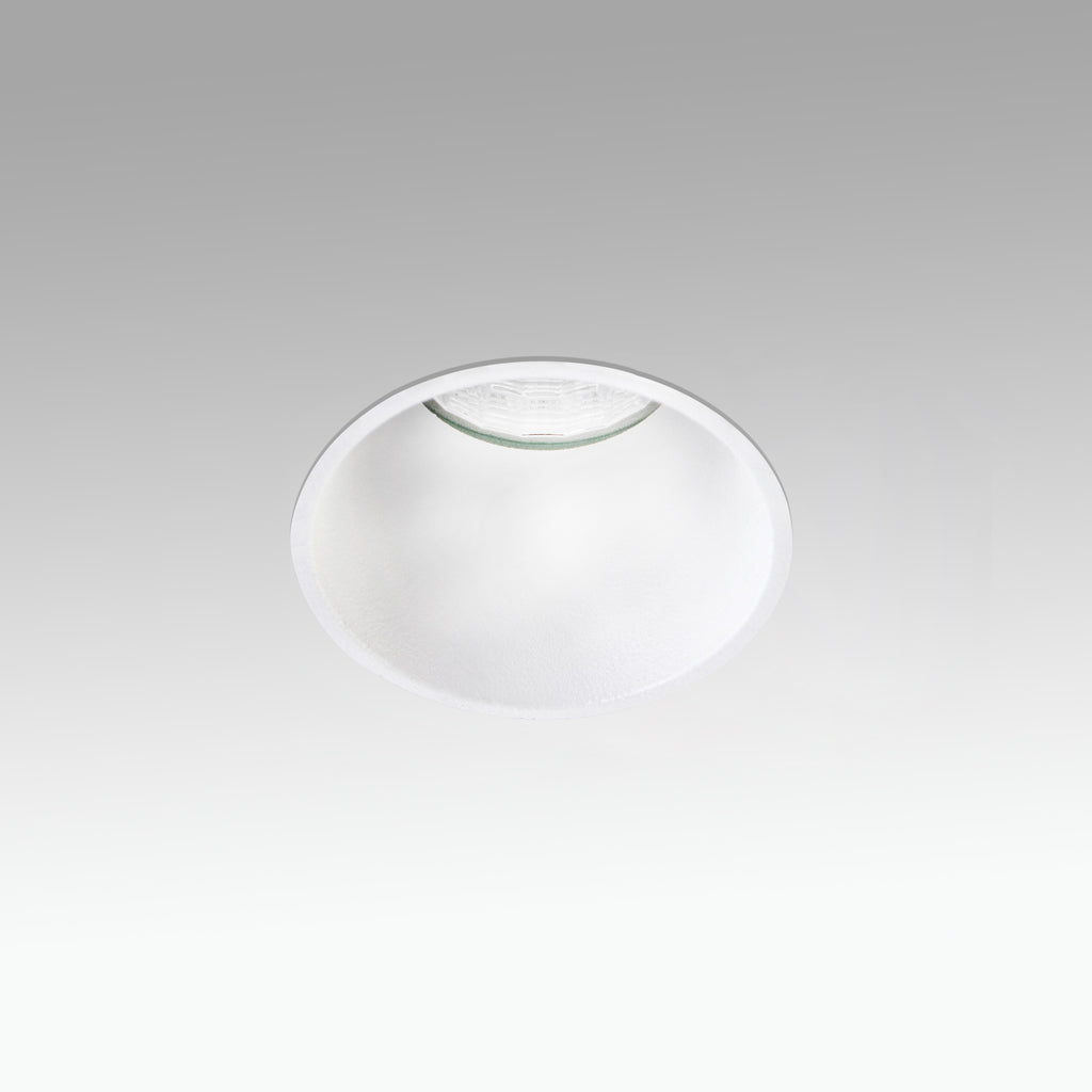 Luminaria empotrable FOX trimless blanca mate de aluminio, 5W LED 2700K 25° FARO, para interiores hospitality y comerciales