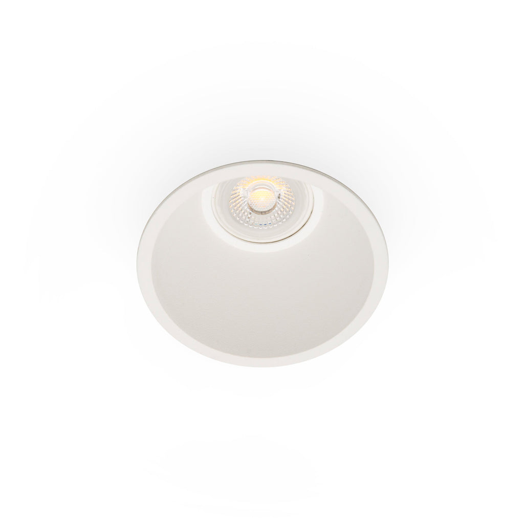 Luminaria empotrable FRESH IP44 blanca en aluminio con base GU10 de FARO para techos interiores en espacios comerciales y hospitality