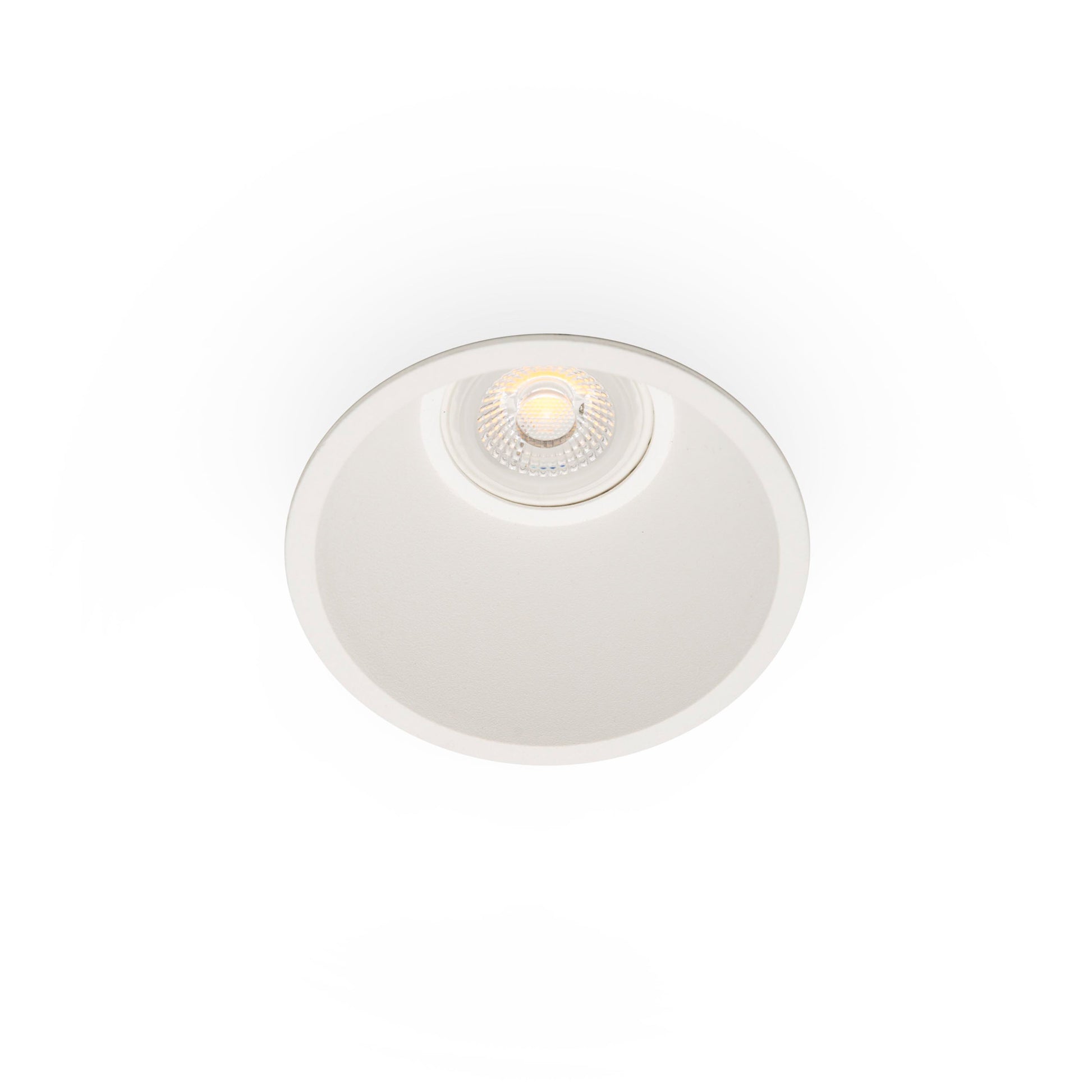 Luminaria empotrable FRESH IP44 blanca en aluminio con base GU10 de FARO para techos interiores en espacios comerciales y hospitality