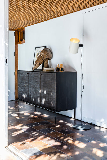 Lámpara de pie GUADALUPE negra y beige FARO modelo 20034-80-US en ambiente interior contemporáneo, luminaria de acero para iluminación del hogar, diseño moderno Faro Lab