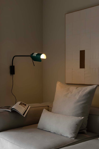 Aplique de pared Martinica XL negro FARO 20040-133 en ambiente interior, luminaria de superficie en acero orientable para luz de lectura