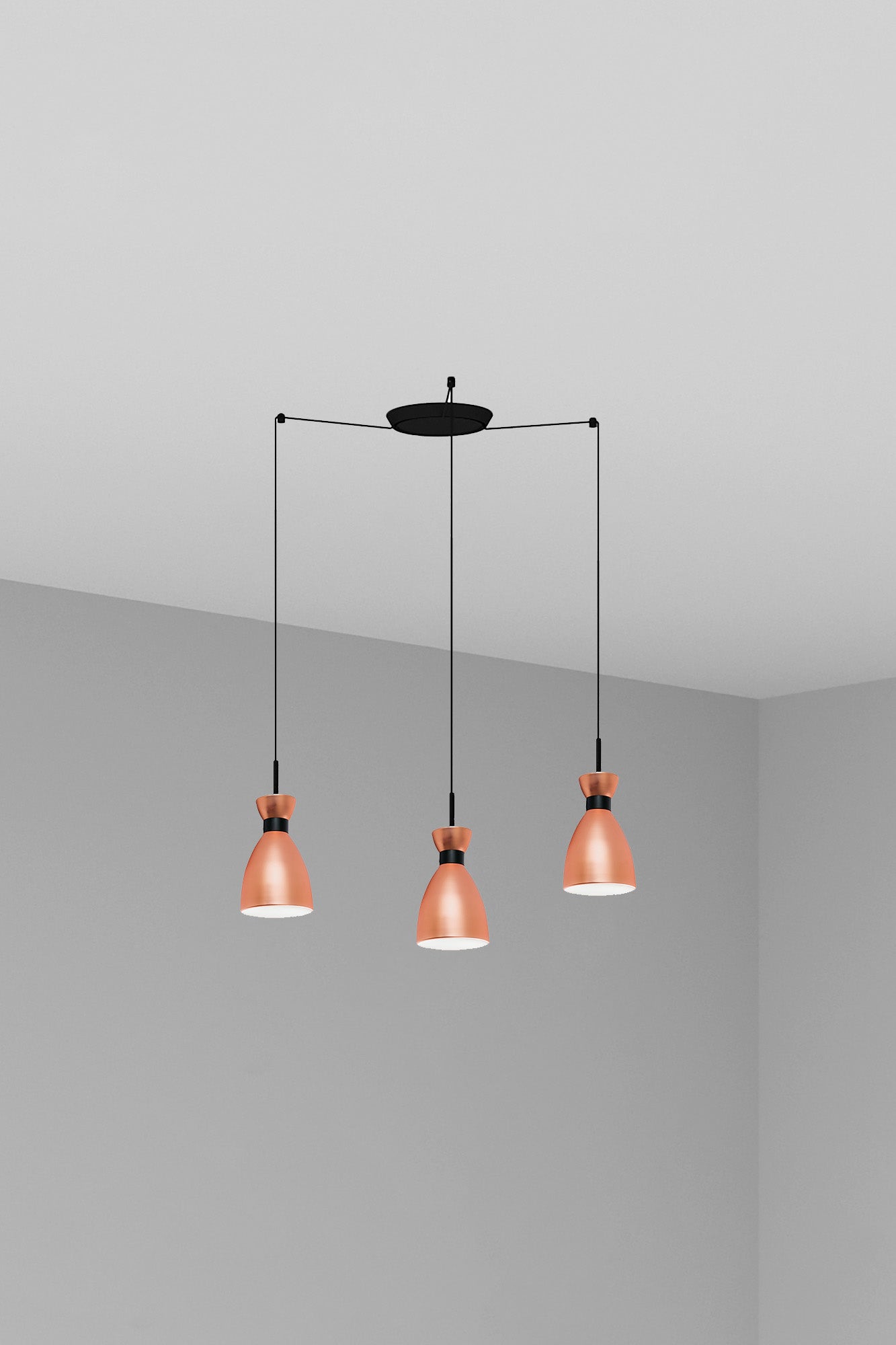 Lámpara colgante retro 3L de cobre mate FARO 20046-3L, estilo vintage años 60, luminaria de suspensión interior con casquillos E14 LED para iluminación hogareña.