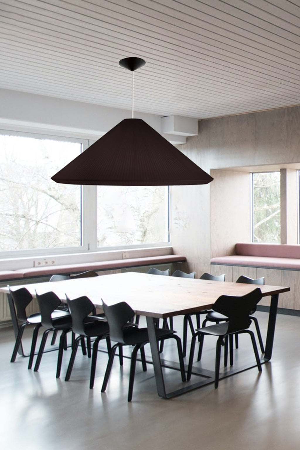 Luminaria de suspensión Saigon IN 1300 marrón FARO en ambiente interior residencial con acero, cinta textil y papiro para hoteles