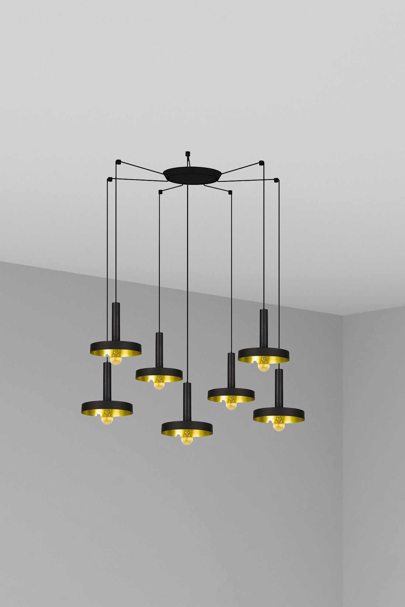 Luminaria de suspensión WHIZZ 7L negra y oro, diseño moderno colgante de acero FARO para iluminación interior, modelo 20160-7L