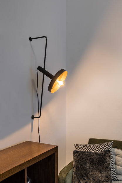 Aplique de pared WHIZZ negro/oro FARO 20165-95 en ambiente interior moderno, luminaria superficie acero para iluminación contemporánea y diseño pared fijación