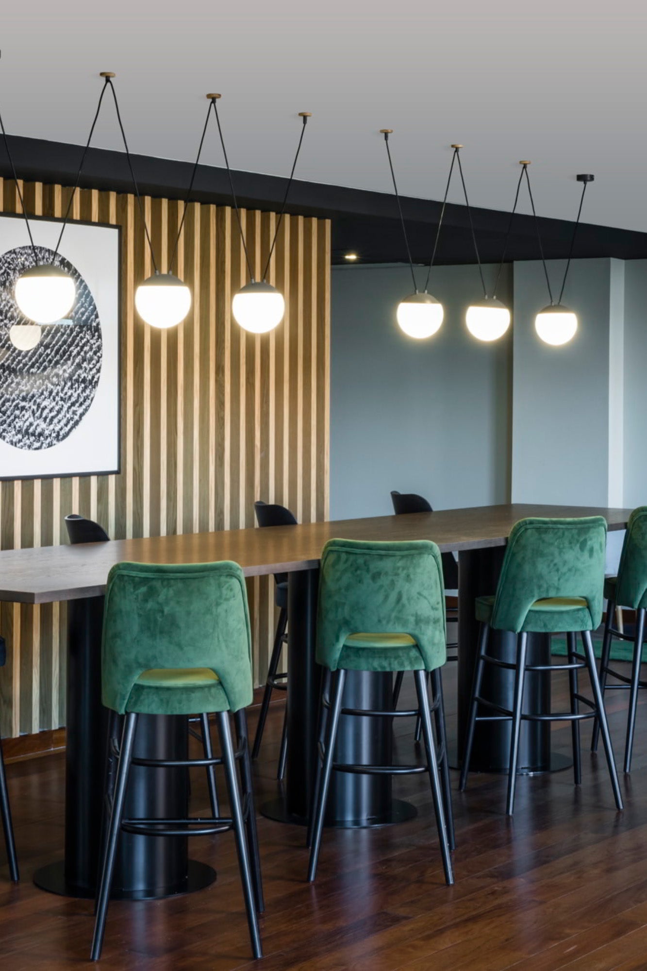 Ambiente de lámpara colgante MINE SPACE 3L gris oscuro FARO 28376-3L, diseño Nahtrang en aluminio y cristal opal, iluminación E27 LED para interiores residenciales y proyectos comerciales