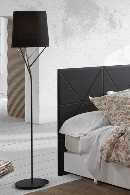 Lámpara de pie TREE negro de FARO modelo 29868-US serie 1563 en salón moderno con diseño contemporáneo de acero y textil