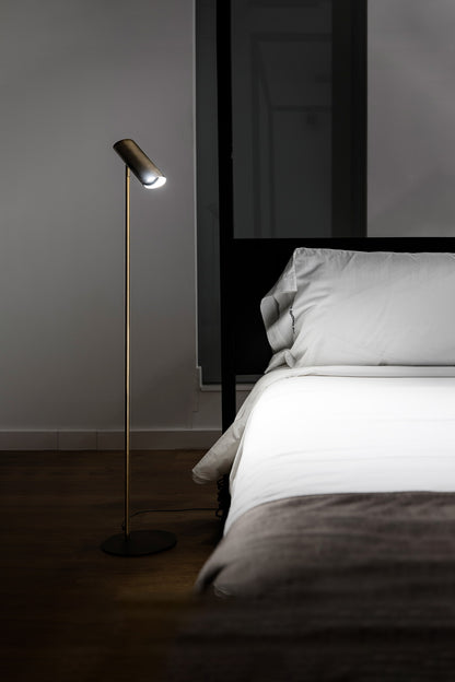 Lámpara de pie LINK en bronce de FARO (modelo 29899), diseño contemporáneo de Estudi Ribaudi en acero, iluminación ambiente para interiores de la colección 1564