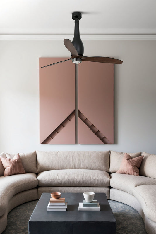 Ventilador de techo con luz LED ETERFAN M en negro mate y nogal, modelo WIZ FARO 32004WW-10, motor DC silencioso con control inteligente en ambiente hogareño.