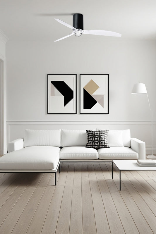 Ventilador con luz LED negro mate MINI TUBE FAN M de FARO en ambiente de techo moderno, ventilación silenciosa con motor DC, control remoto e iluminación integrada 3000K cálida.