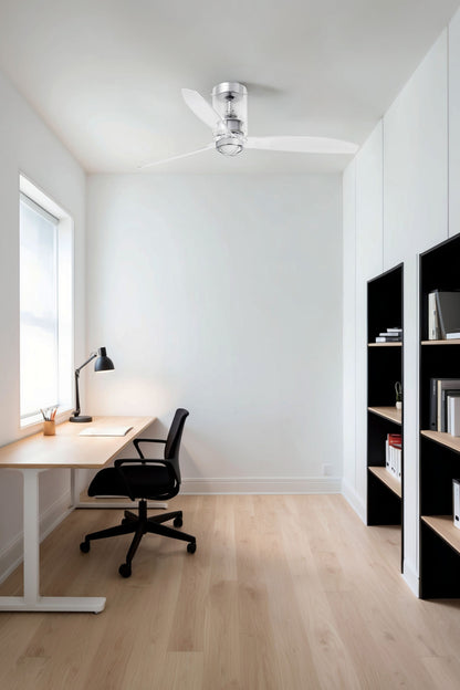 Ventilador de techo LED transparente WIZ de Faro modelo 33393WW-9 en ambiente interior del hogar, con luz integrada opal, motor DC eficiente y control remoto para ventilación óptima.